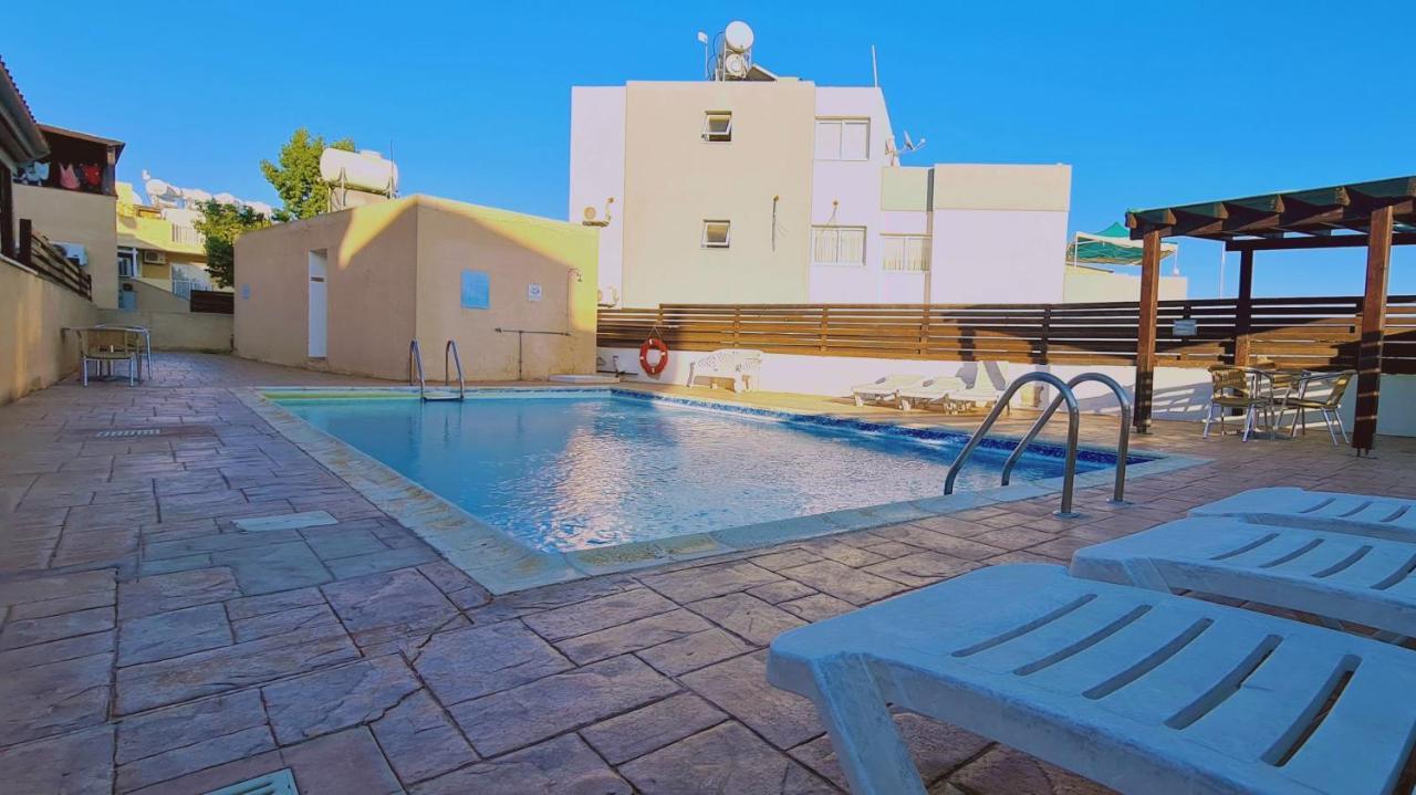 Stay Sunshine Apartment Paralímni Kültér fotó