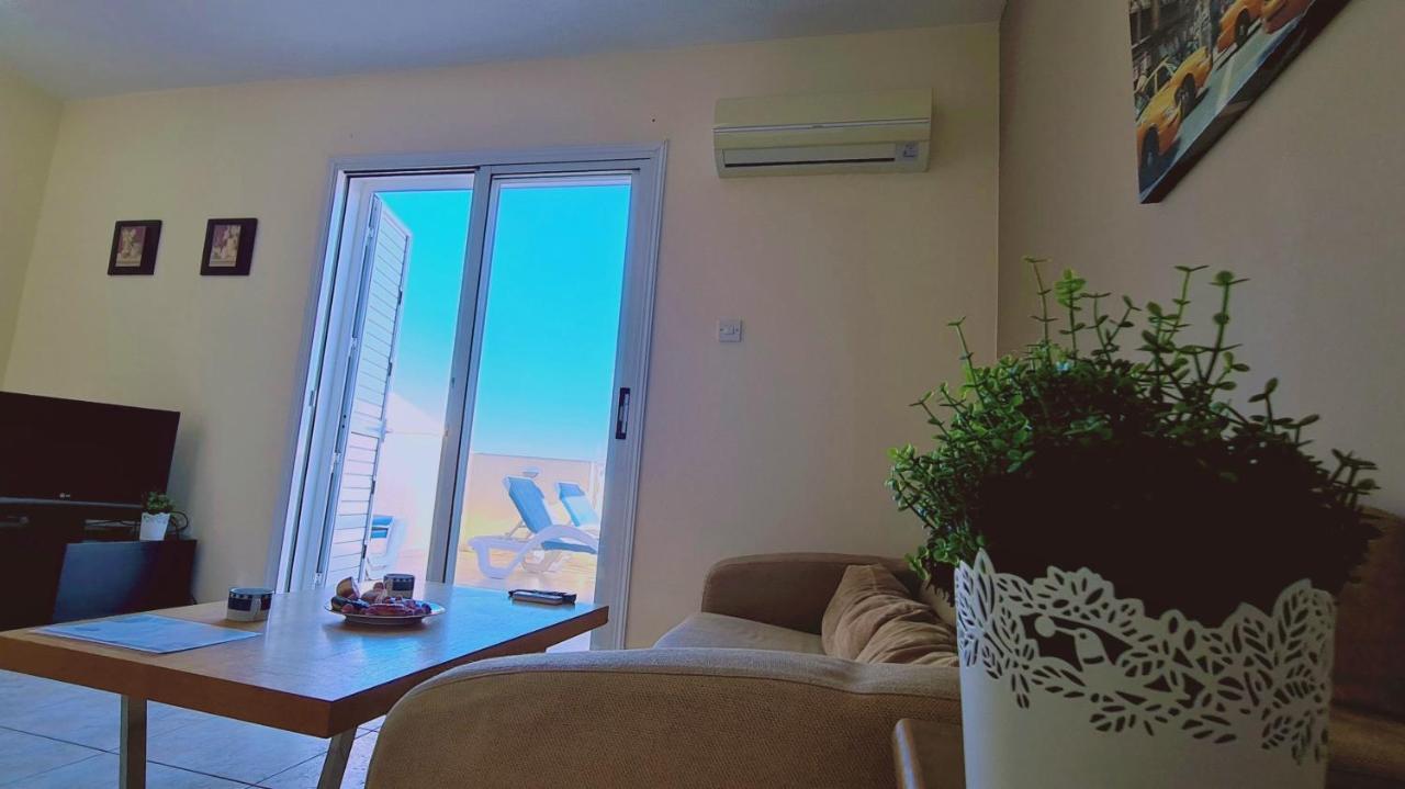 Stay Sunshine Apartment Paralímni Kültér fotó