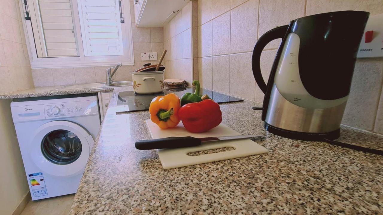 Stay Sunshine Apartment Paralímni Kültér fotó